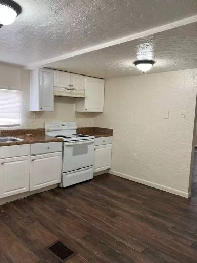 Main picture of 1010 8th St E