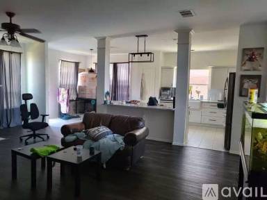 Main picture of 4801 Parkmount Dr