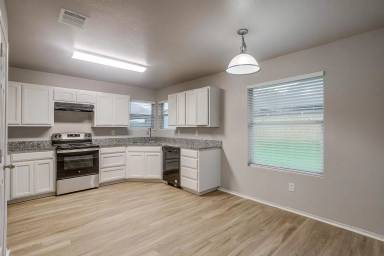 Main picture of 2616 Castle Pines Dr