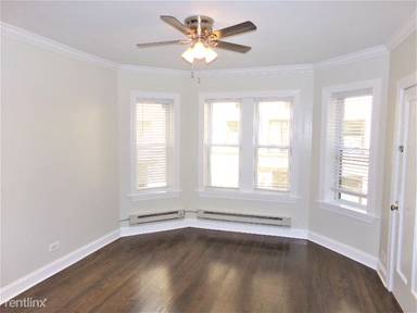 Main picture of 3815-23 N Greenview Ave