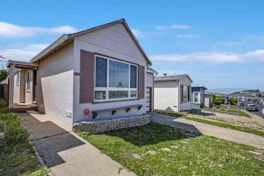 Main picture of 710 Skyline Dr