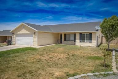 Main picture of 420 W 2000 N