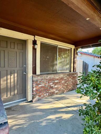 Main picture of 7037 Peachtree Ave