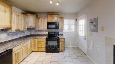 Main picture of 2214 E Saint Vrain St