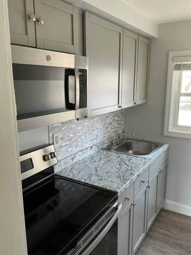 Main picture of 61 Middle St