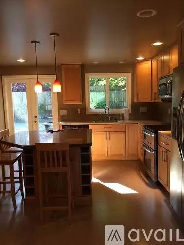 Main picture of 324 Hiller Ave