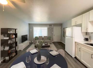 Main picture of 1020 N San Joaquin St.
