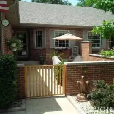 Main picture of 1098 Laura Ct