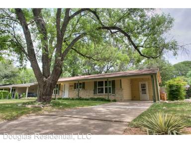 Main picture of 1905 Fair Oaks Dr