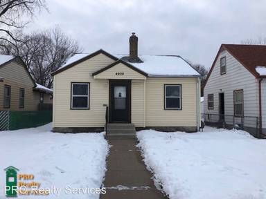Main picture of 4908 6th St NE