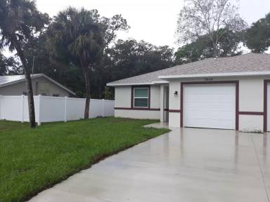 Main picture of 2069 Fraser St
