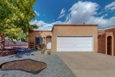 Main picture of 6921 Cleghorn Rd NW