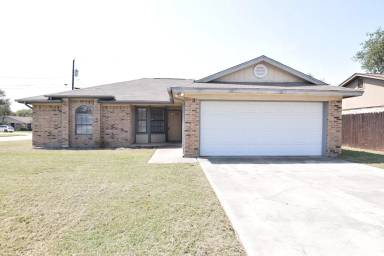 Main picture of 402 Baumann Dr