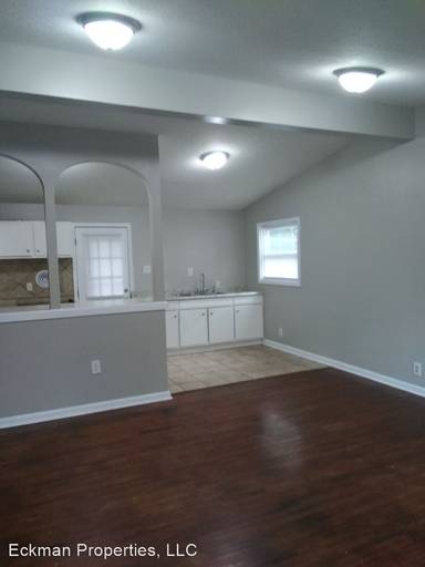 Main picture of 230 Londonderry Dr