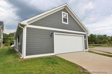 Main picture of 2977 Walden Blvd
