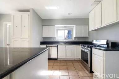 Main picture of 2640 S 10th Ave