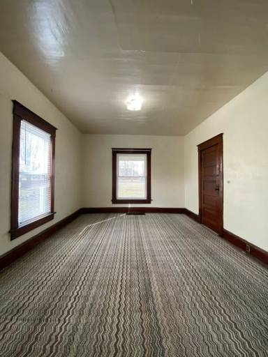 Main picture of 423 Lake Ave