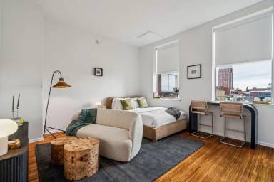 Main picture of 1720 Lombard St