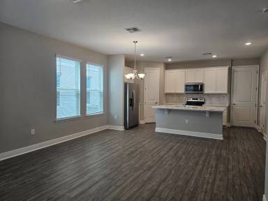 Main picture of 14371 Braemar St