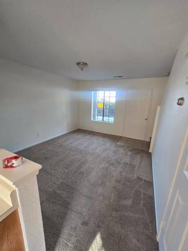 Main picture of 215 E Lincoln Ave