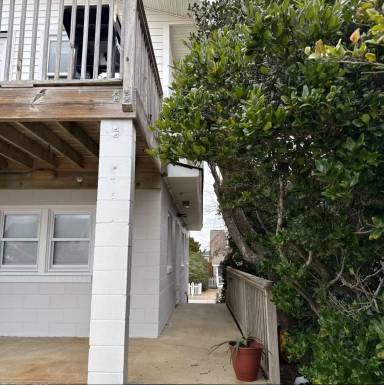 Main picture of 217 W Atlantic Blvd