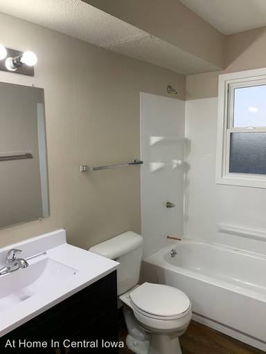 Main picture of 611 E 3rd St S