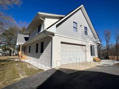 Main picture of 24 Crestview St
