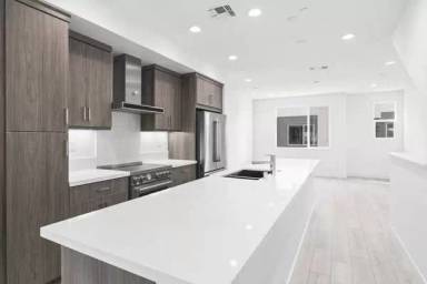 Main picture of 170 Uptown Cir