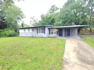 Main picture of 8506 Oak Leaf Rd