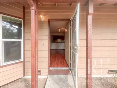 Main picture of 7880 Oxbow Ave NE