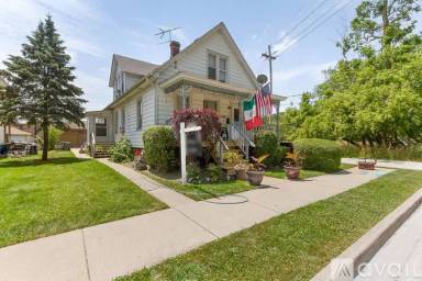 Main picture of 6427 Elm St
