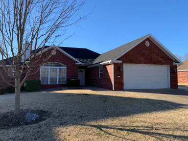 Main picture of 702 Tunbridge Dr