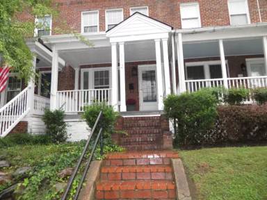 Main picture of 112 N Peyton St