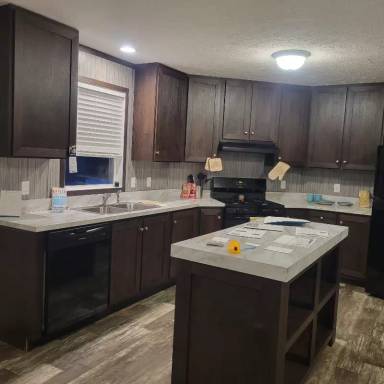 Main picture of Holiday Mobile Home Court