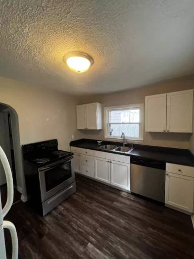 Main picture of 4045 Pioneers Blvd