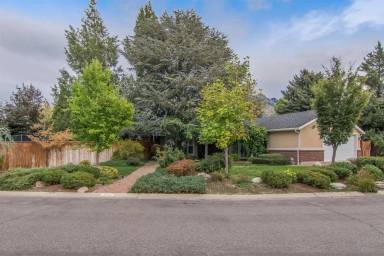 Main picture of 5025 S Midhurst Way