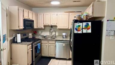 Main picture of 221 Prestwick Way