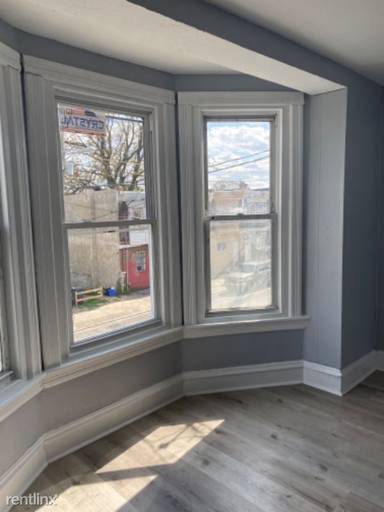Main picture of 5215 W Girard Ave