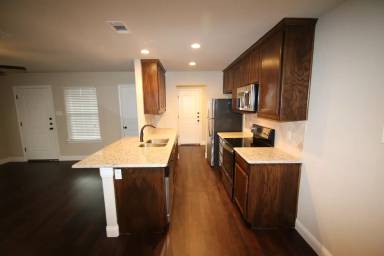 Main picture of 8117 Arbor Ave