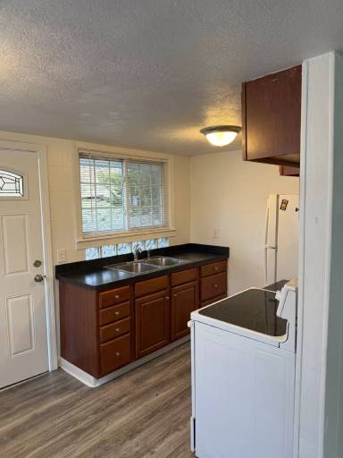 Main picture of 3806 Edgepark Dr