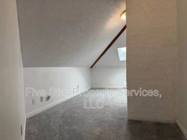 Main picture of 229 W Allen St