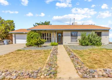 Main picture of 10325 Cardigan Dr