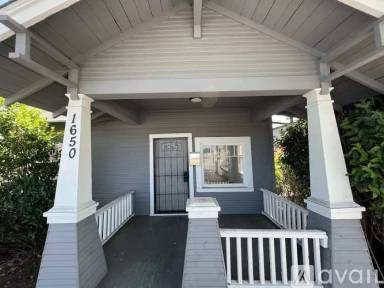 Main picture of 1638 Bay Rd