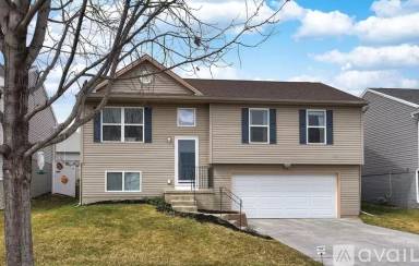 Main picture of 7960 N 145th St