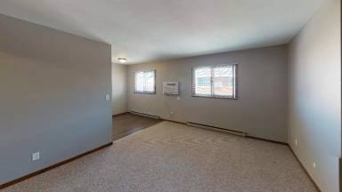 Main picture of 209 W 10th St