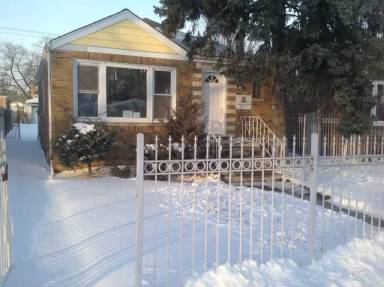 Main picture of 524 W 127th Pl