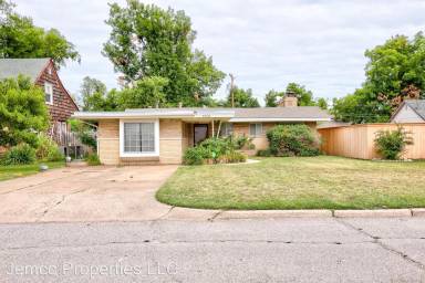 Main picture of 4308 N Wheeler Ave