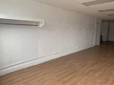 Main picture of 15104 Euclid Ave