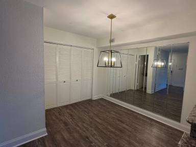 Main picture of 1304 E Bayou Pkwy