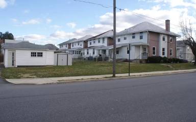 Main picture of 130 N Walnut St
